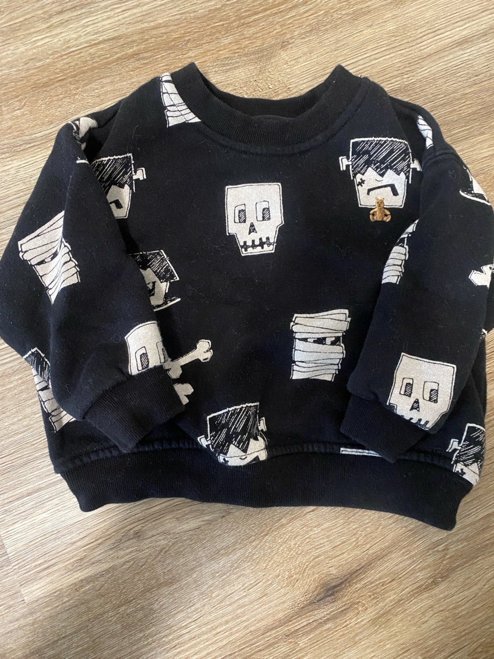 GAP Black Sweatshirt with White Halloween Skull Print
